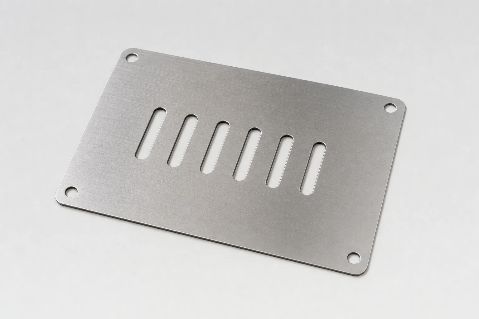 Panneau en inox avec ouvertures de ventilation